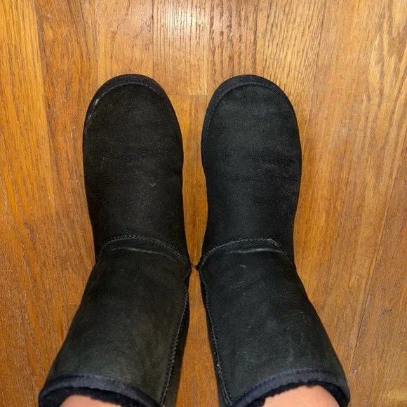 UGG Classic Short II Sz 7 Black - Picture 5 of 6